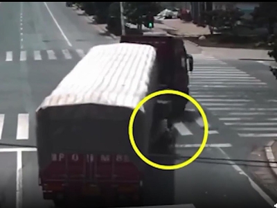 北京東方時(shí)尚駕校帶你看看馬路死亡月牙是什么？