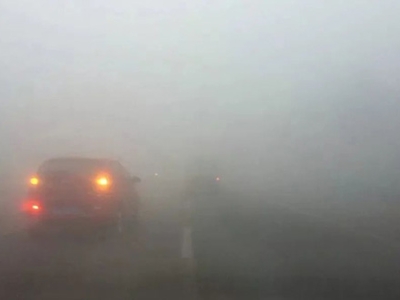 北京東方時(shí)尚駕校教你《霧天安全駕駛技巧》